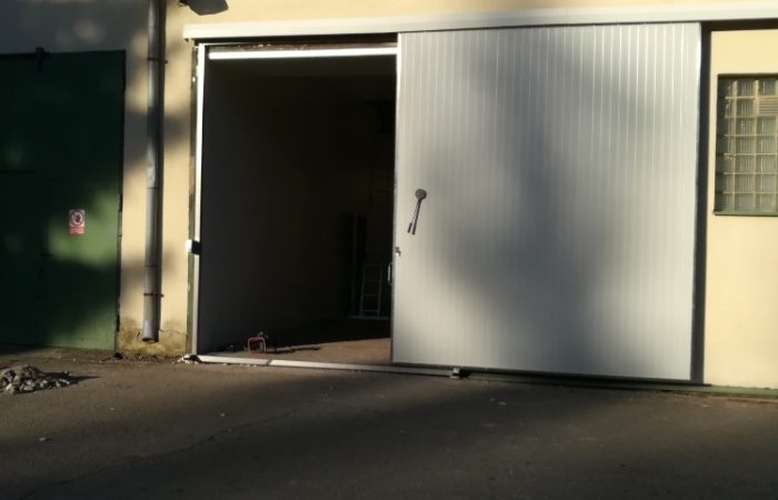 Lesy-CR-lesoskolky-chladirenska-vrata-2